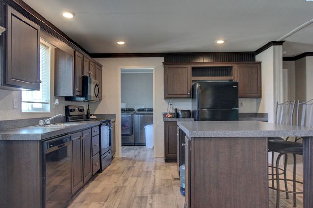 635 Lonetree, Richland, WA 99352