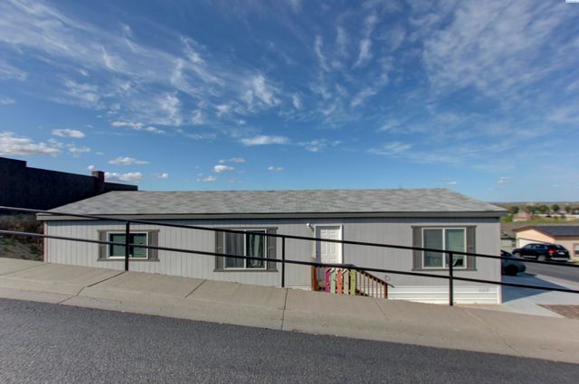 635 Lonetree, Richland, WA 99352