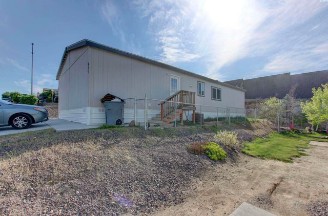 635 Lonetree, Richland, WA 99352