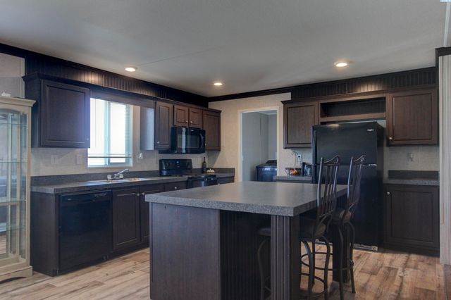 635 Lonetree, Richland, WA 99352