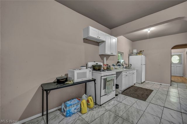 9822 Raymond Avenue, Cleveland, OH 44104