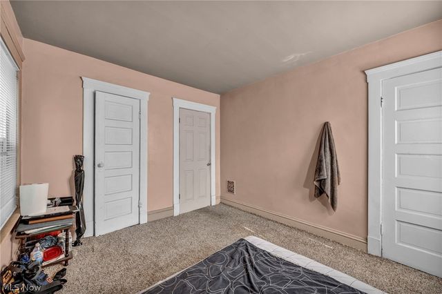 9822 Raymond Avenue, Cleveland, OH 44104