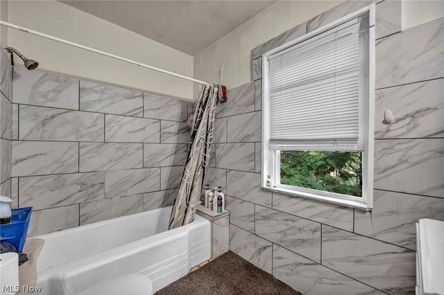 9822 Raymond Avenue, Cleveland, OH 44104