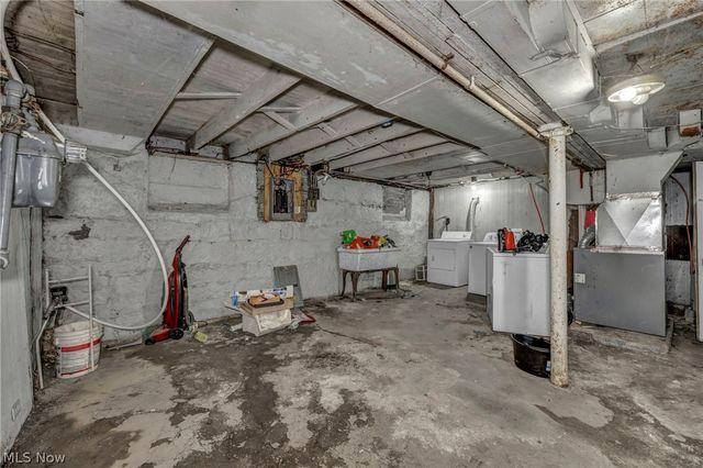 9822 Raymond Avenue, Cleveland, OH 44104