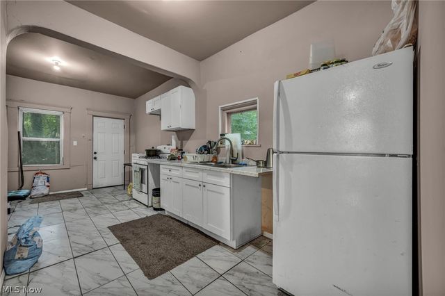 9822 Raymond Avenue, Cleveland, OH 44104