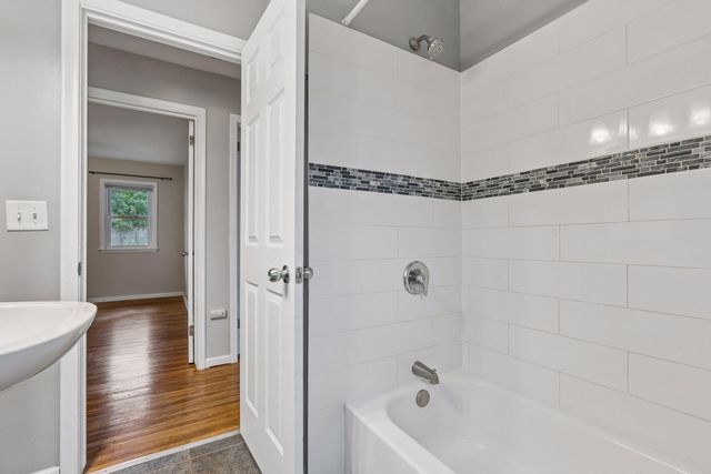 300 105th Avenue NE, Blaine, MN 55434