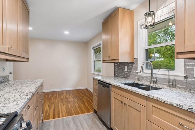 300 105th Avenue NE, Blaine, MN 55434