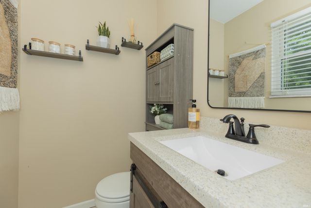 7712 Dry Branch Road, Evansville, IN 47711