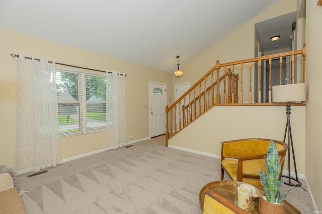 7712 Dry Branch Road, Evansville, IN 47711