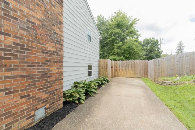7712 Dry Branch Road, Evansville, IN 47711