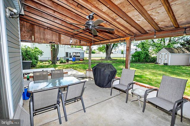 400 S ARTHUR DR, Edgewater Park, NJ 08010