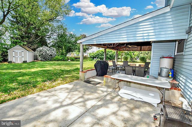 400 S ARTHUR DR, Edgewater Park, NJ 08010
