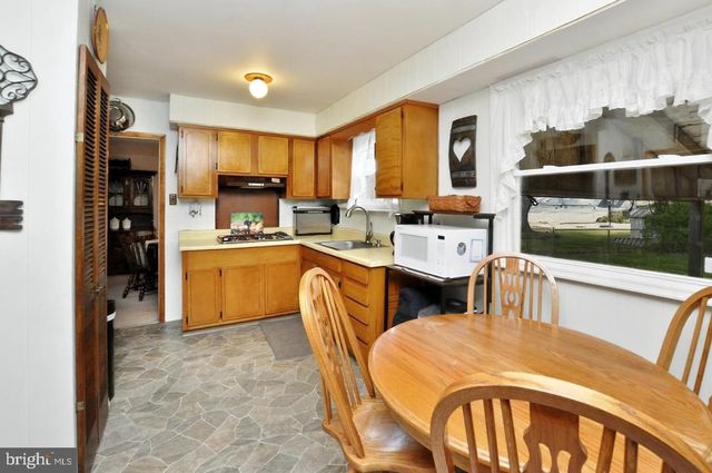 400 S ARTHUR DR, Edgewater Park, NJ 08010
