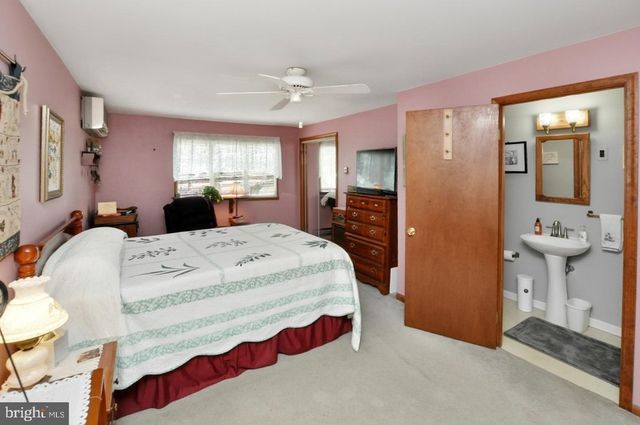 400 S ARTHUR DR, Edgewater Park, NJ 08010