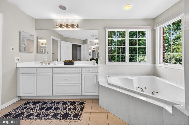 2954 BONDS RIDGE CT, Oakton, VA 22124