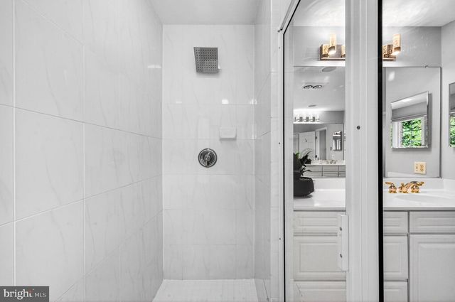 2954 BONDS RIDGE CT, Oakton, VA 22124