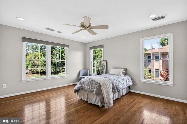 2954 BONDS RIDGE CT, Oakton, VA 22124
