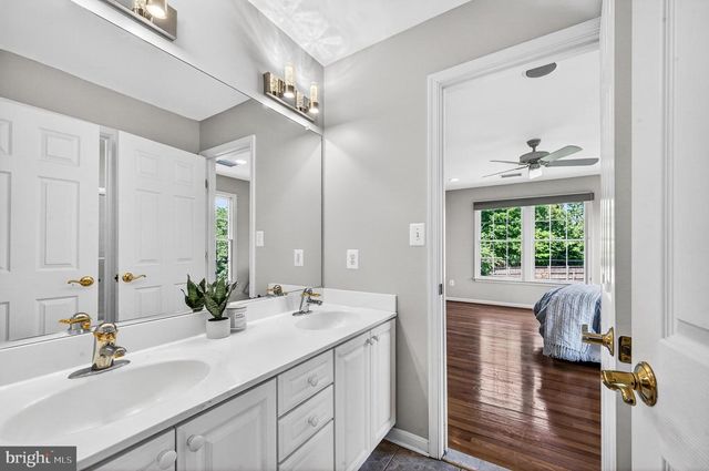 2954 BONDS RIDGE CT, Oakton, VA 22124