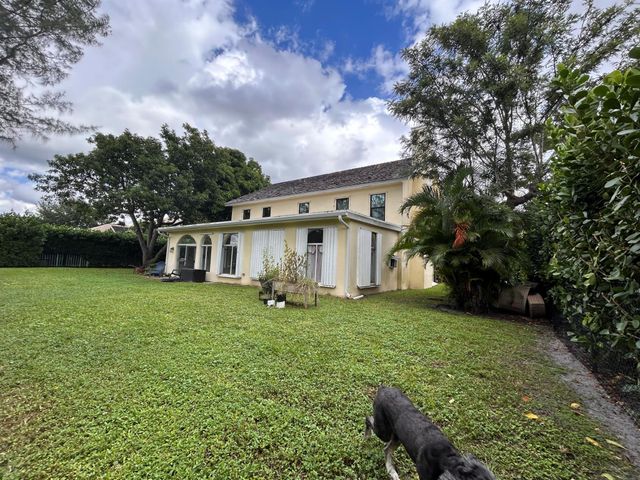 2901 Embassy Drive, West Palm Beach, FL 33401