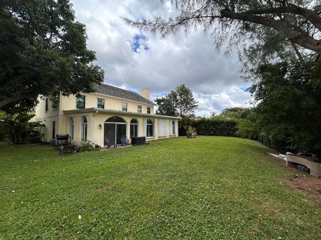 2901 Embassy Drive, West Palm Beach, FL 33401