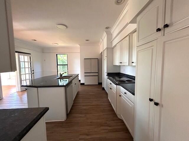 2901 Embassy Drive, West Palm Beach, FL 33401