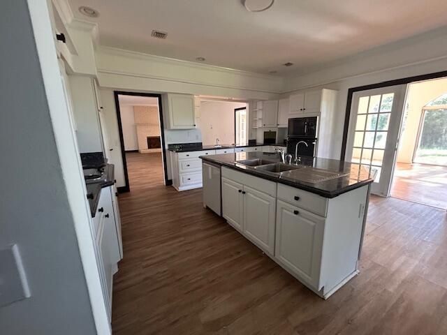 2901 Embassy Drive, West Palm Beach, FL 33401