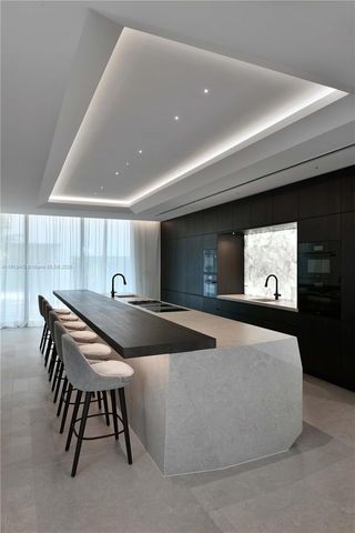 375 N Hibiscus Dr, Miami Beach, FL 33139