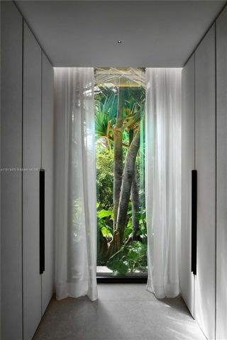 375 N Hibiscus Dr, Miami Beach, FL 33139