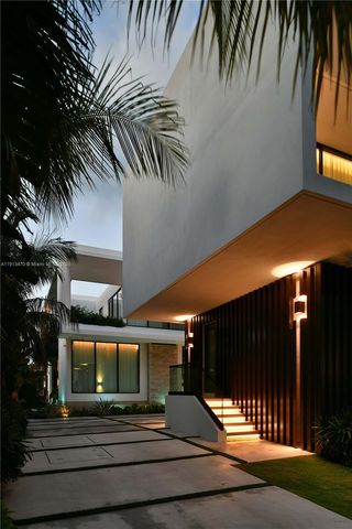 375 N Hibiscus Dr, Miami Beach, FL 33139