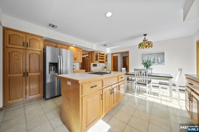 30 Auryansen Court, Closter, NJ 07624