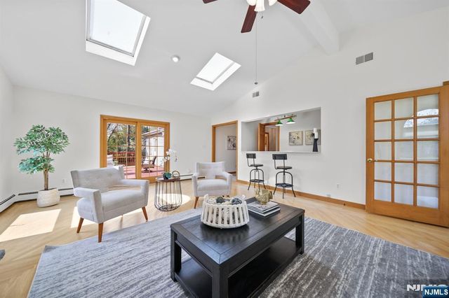 30 Auryansen Court, Closter, NJ 07624