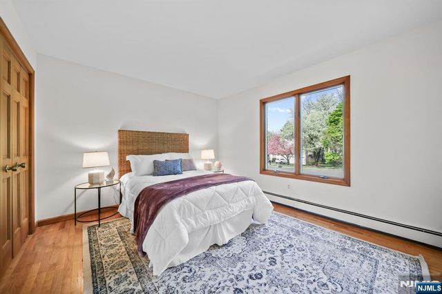 30 Auryansen Court, Closter, NJ 07624