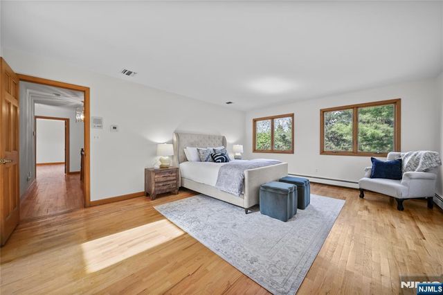 30 Auryansen Court, Closter, NJ 07624