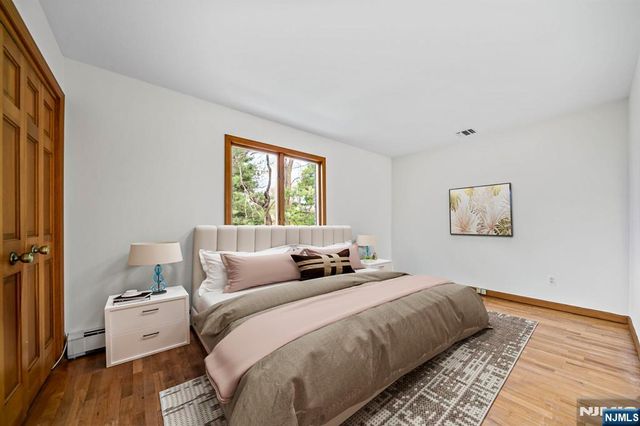 30 Auryansen Court, Closter, NJ 07624