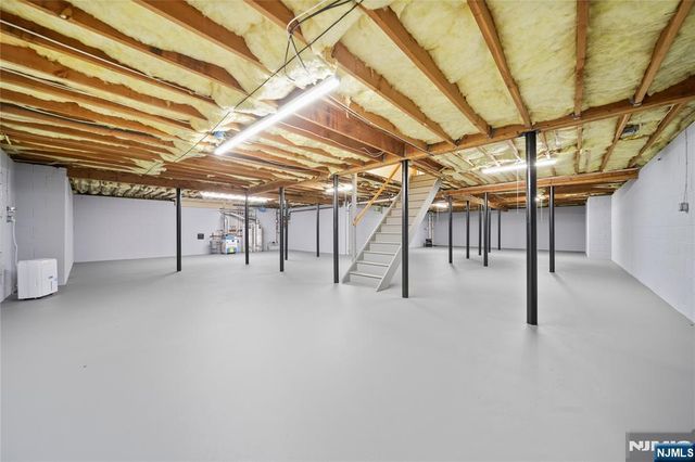 30 Auryansen Court, Closter, NJ 07624