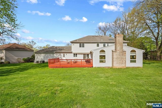 30 Auryansen Court, Closter, NJ 07624
