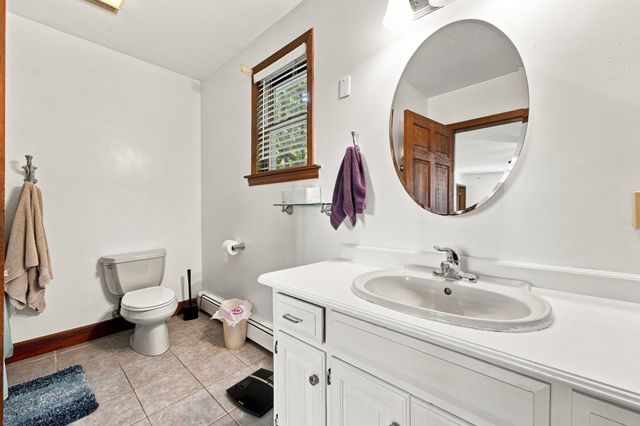 8 Bayberry Ln, Millbury, MA 01527