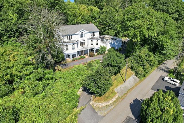 8 Bayberry Ln, Millbury, MA 01527