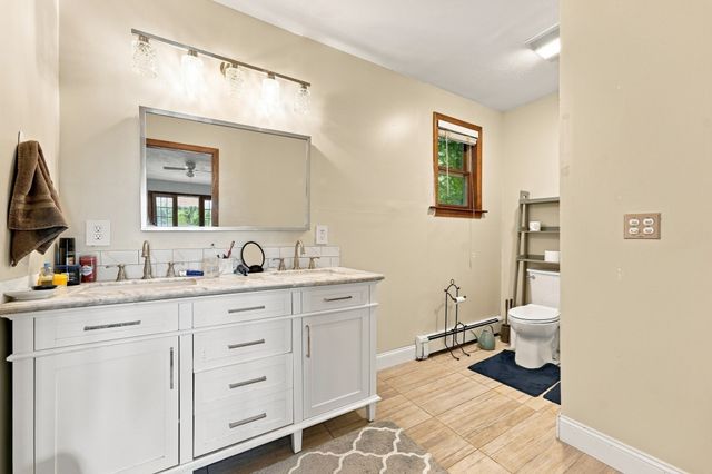 8 Bayberry Ln, Millbury, MA 01527