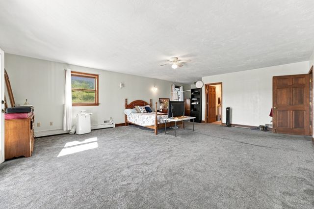 8 Bayberry Ln, Millbury, MA 01527