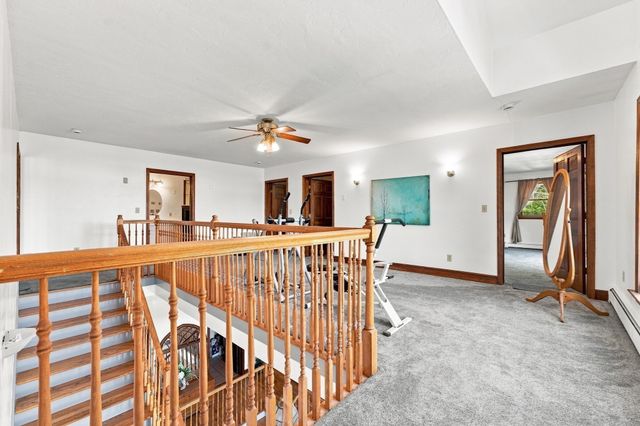 8 Bayberry Ln, Millbury, MA 01527