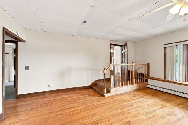8 Bayberry Ln, Millbury, MA 01527