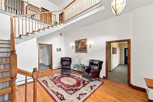 8 Bayberry Ln, Millbury, MA 01527