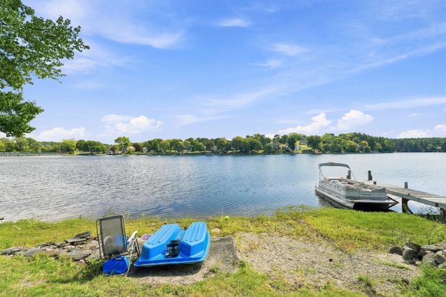 8 Bayberry Ln, Millbury, MA 01527