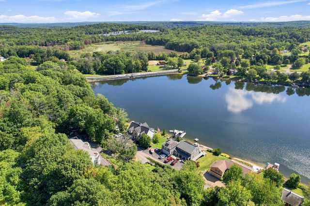 8 Bayberry Ln, Millbury, MA 01527