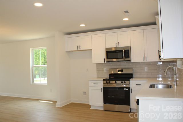 574 W Park Avenue A, Mooresville, NC 28115