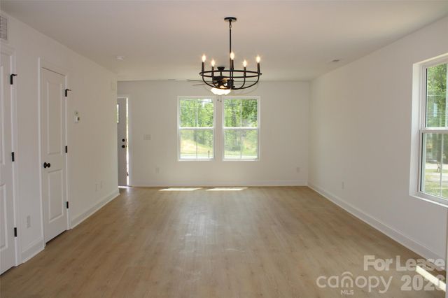 574 W Park Avenue A, Mooresville, NC 28115