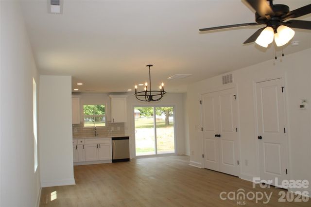 574 W Park Avenue A, Mooresville, NC 28115