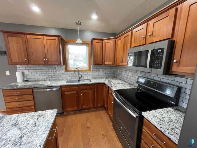 4309 S Pillsberry Ave Avenue, Sioux Falls, SD 57103