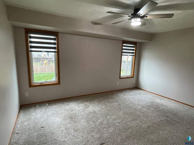 4309 S Pillsberry Ave Avenue, Sioux Falls, SD 57103